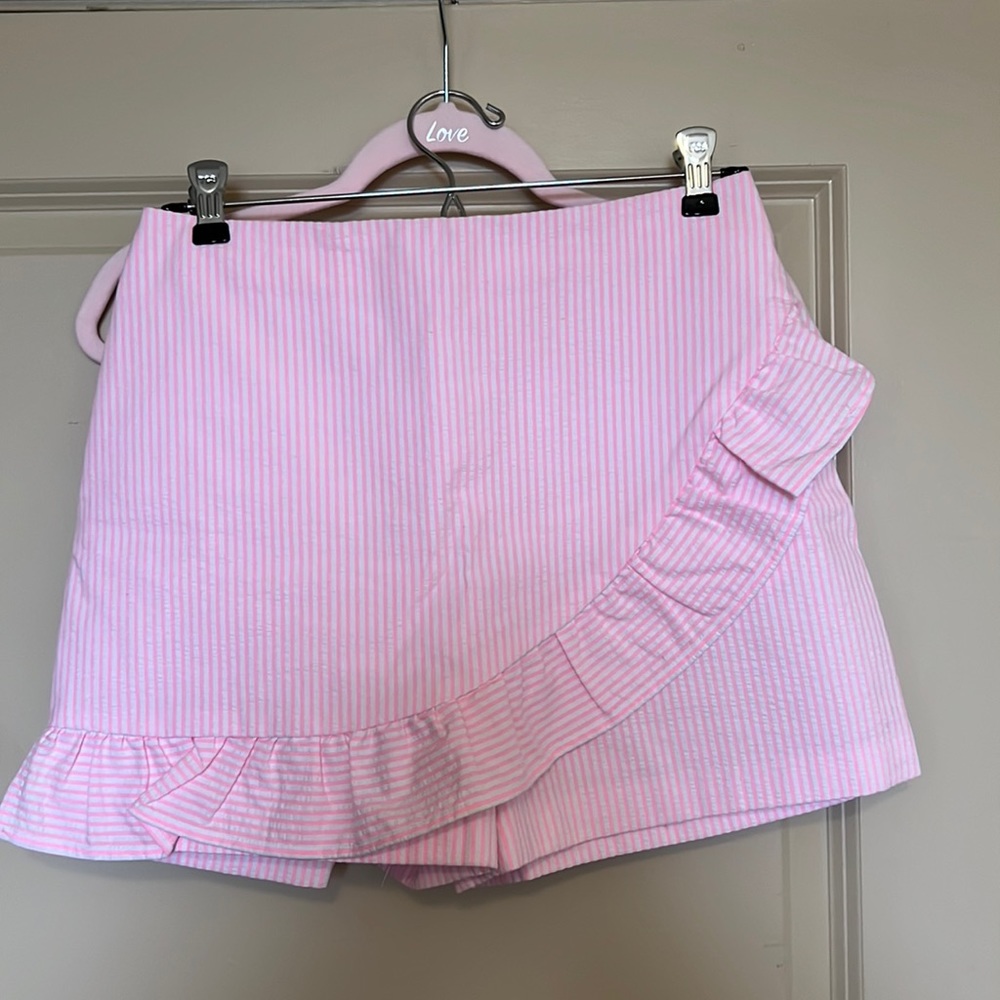 Lily Pulitzer bright pink and white seer sucker skort